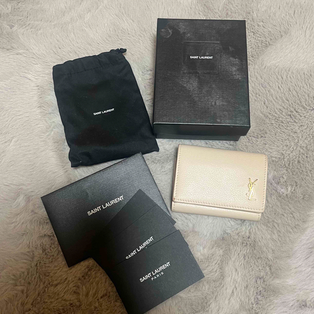 Saint Laurent(サンローラン)の【10/17まで処分セールしてます】サンローランミニ財布 レディースのファッション小物(財布)の商品写真