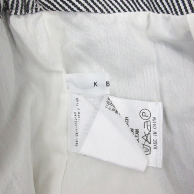 KBF(ケービーエフ)のKBF アーバンリサーチ フレアスカート ひざ丈 ストライプ柄 one 黒 レディースのスカート(ひざ丈スカート)の商品写真