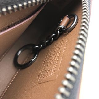 新発売】 ☆新品・未使用【Coach カードケース ジップ Peanuts