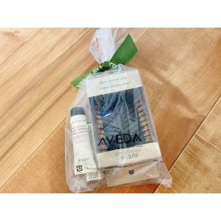 アヴェダ(AVEDA)のAVEDA ミニパドルブラシ リップクリーム ボディウォッシュ(ヘアブラシ/クシ)