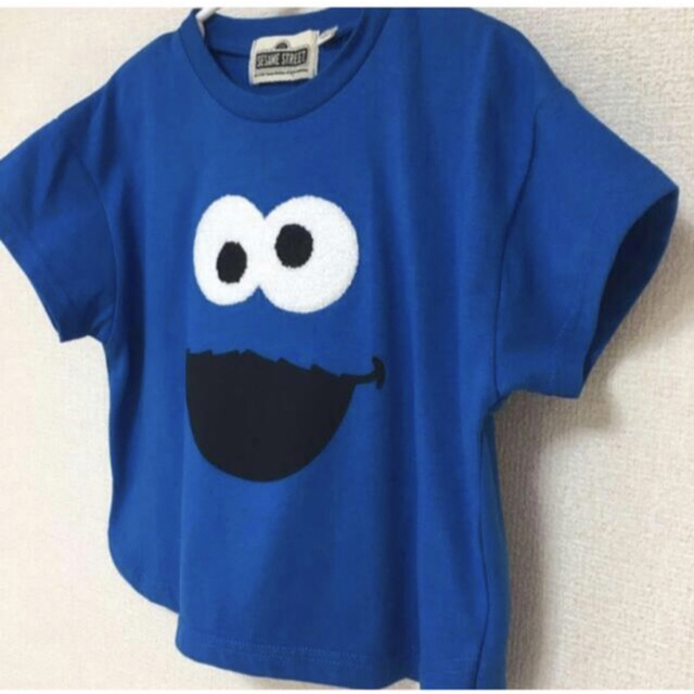 SESAME STREET(セサミストリート)の完売品 セサミストリート クッキーモンスター ❤️ Tシャツ 110サイズ キッズ/ベビー/マタニティのキッズ服男の子用(90cm~)(Tシャツ/カットソー)の商品写真