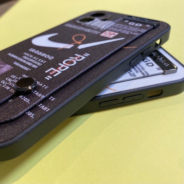 最新 iPhone12ケース スマホケース　ベルト付き  スマホ/家電/カメラのスマホアクセサリー(iPhoneケース)の商品写真
