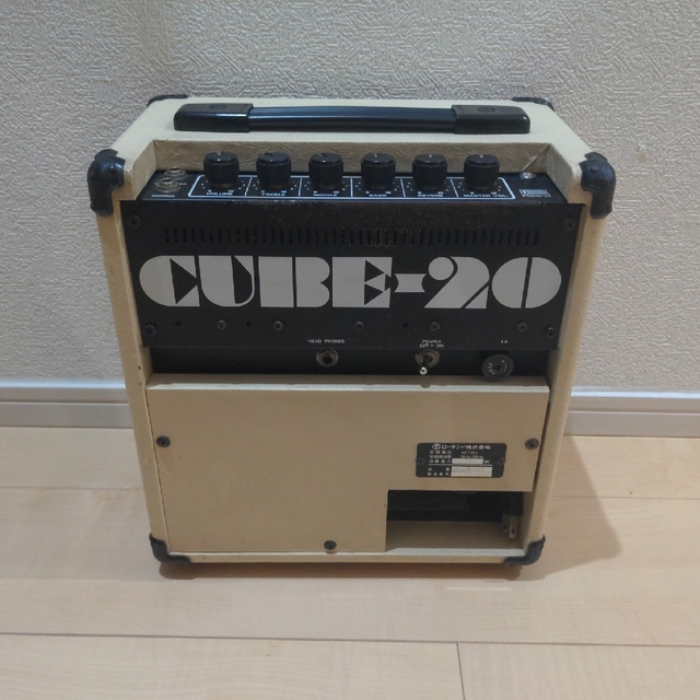 ギターアンプ　roland cube20初代　ジャパンビンテージ　ホワイト