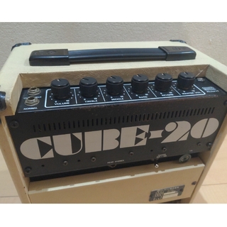 ギターアンプ　roland cube20初代　ジャパンビンテージ　ホワイト