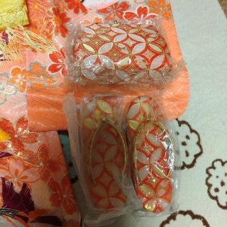 メーカー 7歳七五三祝着物ジュニアフルセットオレンジピンク鴛鴦黒袋帯