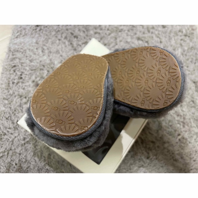 UGG(アグ)のUGG  ベビーサンダル キッズ/ベビー/マタニティのベビー靴/シューズ(~14cm)(サンダル)の商品写真