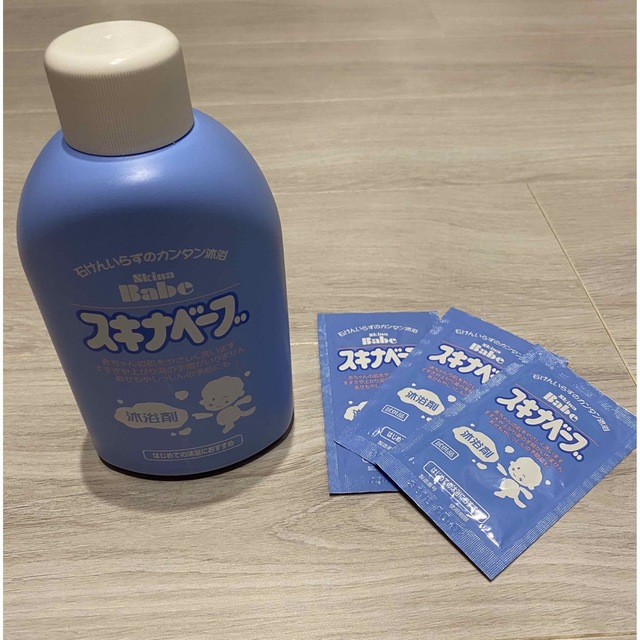 コラージュ スキナベーブ 沐浴剤 500ml【おまけ付き】 キッズ/ベビー/マタニティの洗浄/衛生用品(その他)の商品写真