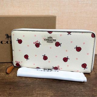 注目ショップ・ブランドのギフト COACH COACH てんとう虫 未使用訳あり