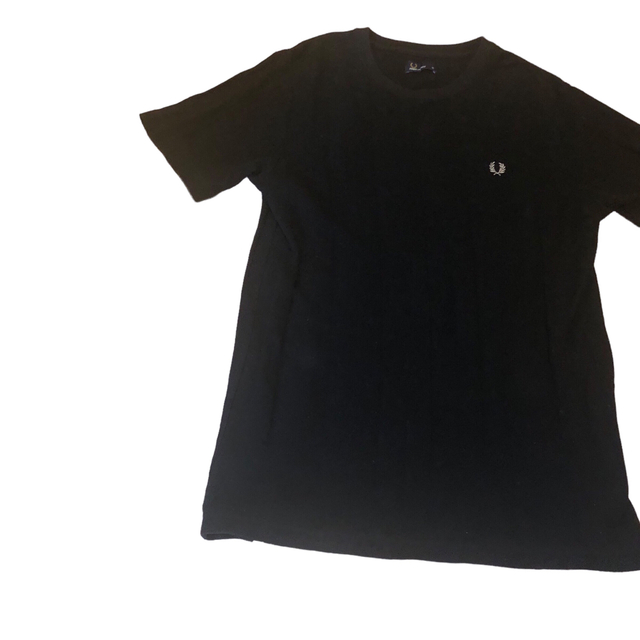 FRED PERRY(フレッドペリー)のFred Perry フレッドペリー　ブラック黒　tシャツ サイズM 刺繍ロゴ メンズのトップス(Tシャツ/カットソー(半袖/袖なし))の商品写真