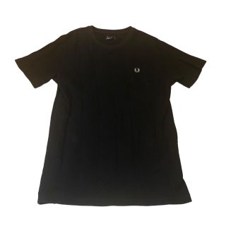 フレッドペリー(FRED PERRY)のFred Perry フレッドペリー　ブラック黒　tシャツ サイズM 刺繍ロゴ(Tシャツ/カットソー(半袖/袖なし))