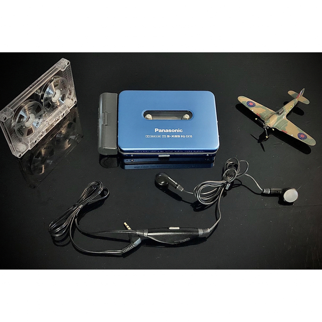 Panasonic(パナソニック)のカセットウォークマン松下 RQ-SX15 超薄い、青「整備済み、完動超美品」 スマホ/家電/カメラのオーディオ機器(ポータブルプレーヤー)の商品写真