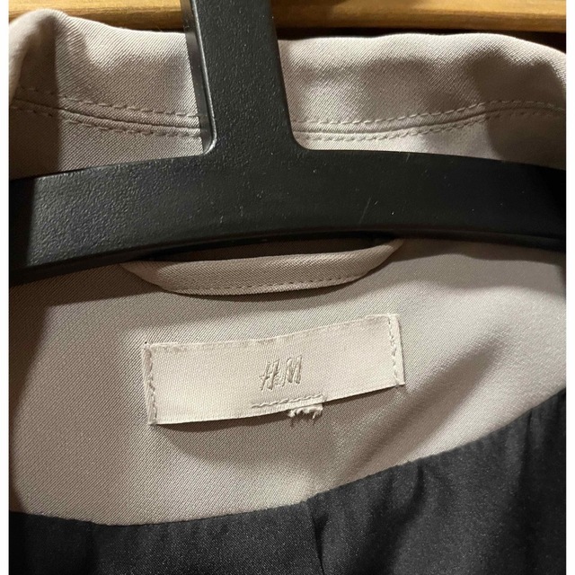 H&M(エイチアンドエム)のH&M  テーラードジャケット　ベージュ　XL レディースのジャケット/アウター(テーラードジャケット)の商品写真