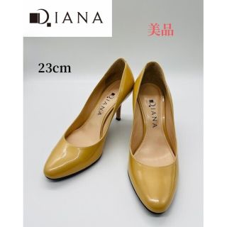 ダイアナ(DIANA)の【DIANA】美品 アーモンドトゥ エナメルパンプスヒール 23cm ベージュ(ハイヒール/パンプス)