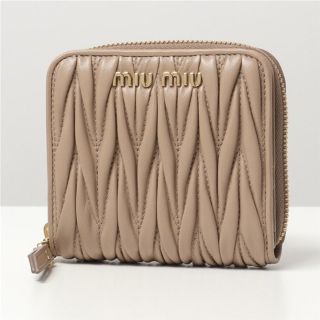 ミュウミュウ 財布(レディース)の通販 8,000点以上 | miumiuの ミュウミュウ 財布(レディース)の通販 8,000点以上 | miumiuの