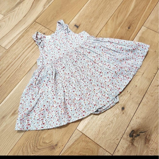 HM HM エイチアンドエム ノースリーブ ロンパース 90サイズ 花柄の通販 by ママん HM花柄ロンパース90