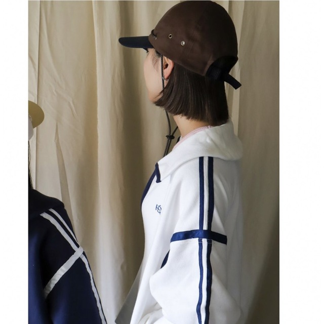 1LDK SELECT(ワンエルディーケーセレクト)のLong×2 bill cap / Brown×Navy レディースの帽子(キャップ)の商品写真