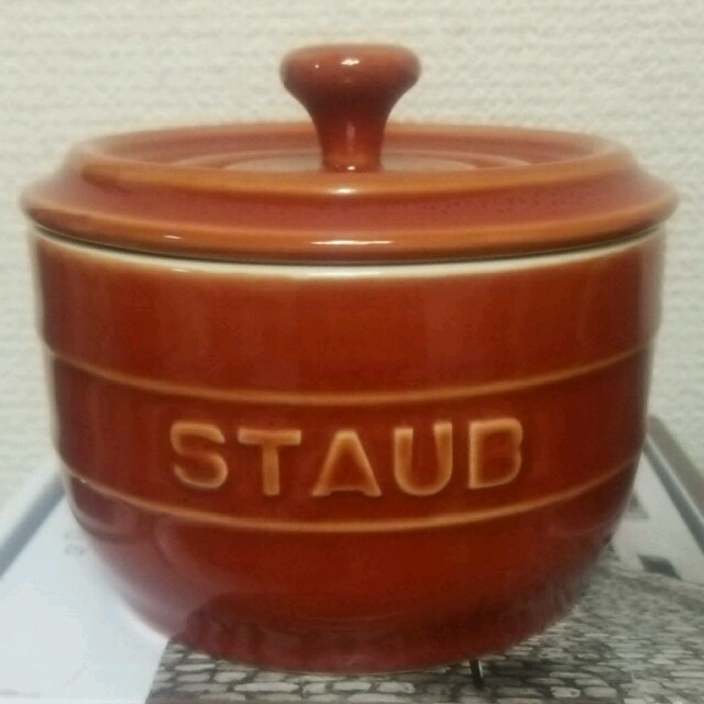 STAUB(ストウブ)のストウブ ソルトストッカー コッパー色 インテリア/住まい/日用品のキッチン/食器(収納/キッチン雑貨)の商品写真