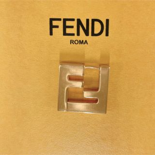 フェンディ(FENDI)のFENDI フェンディ FF オーロック　イヤリング　ピアス　片耳　極美品(ピアス)