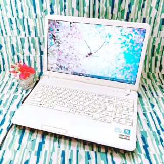 主婦・初心者に❣️人気のホワイト✨設定済すぐ使えるノートパソコン 主婦・初心者に❣️人気のホワイト✨設定済すぐ使えるノートパソコン