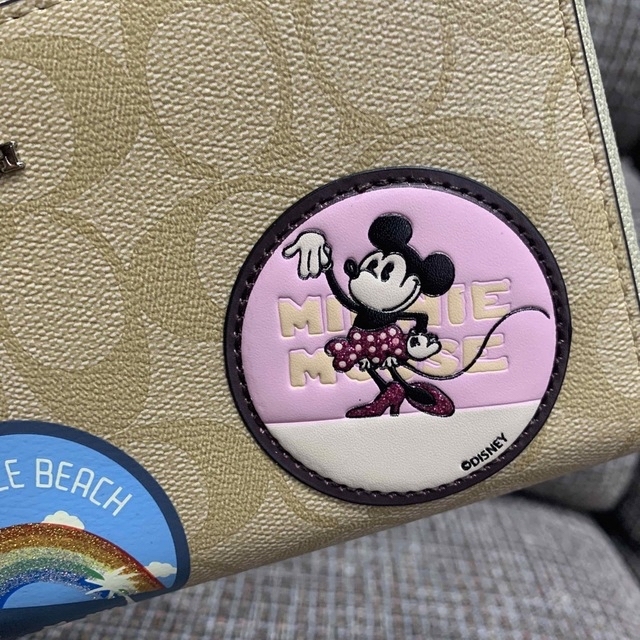 COACH(コーチ)の29380  コーチ　長財布シグネチャー　ミニーちゃんワッペン　ディズニーコラボ レディースのファッション小物(財布)の商品写真