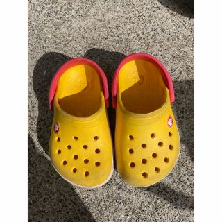 クロックス(crocs)のcrocs キッズサンダル  13cm(サンダル)