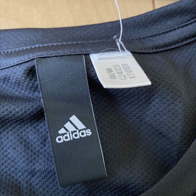 adidas(アディダス)のアディダス　adidas 半袖　トップス レディースのトップス(Tシャツ(半袖/袖なし))の商品写真