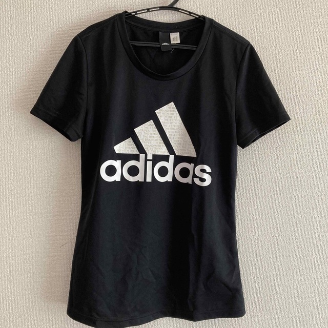 adidas(アディダス)のアディダス　adidas 半袖　トップス レディースのトップス(Tシャツ(半袖/袖なし))の商品写真