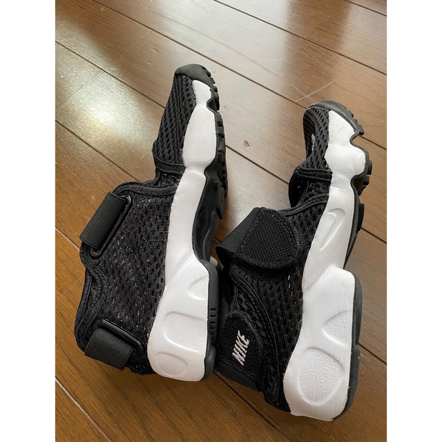 NIKE(ナイキ)のMomo.様専用 キッズ/ベビー/マタニティのキッズ靴/シューズ(15cm~)(サンダル)の商品写真