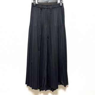 プリーツプリーズイッセイミヤケ パンツ(ブラック/黒色系)の通販 200
