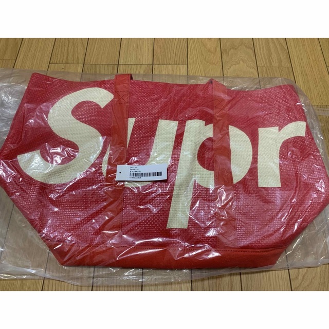 Supreme(シュプリーム)のSupreme Raffia Tote  Red  シュプリーム トートバッグ メンズのバッグ(トートバッグ)の商品写真