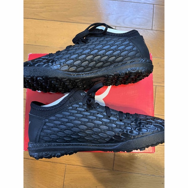 PUMA(プーマ)の【新品】PUMA ジュニアトレシュー FUTURE 5.4 TT 21cm スポーツ/アウトドアのサッカー/フットサル(シューズ)の商品写真