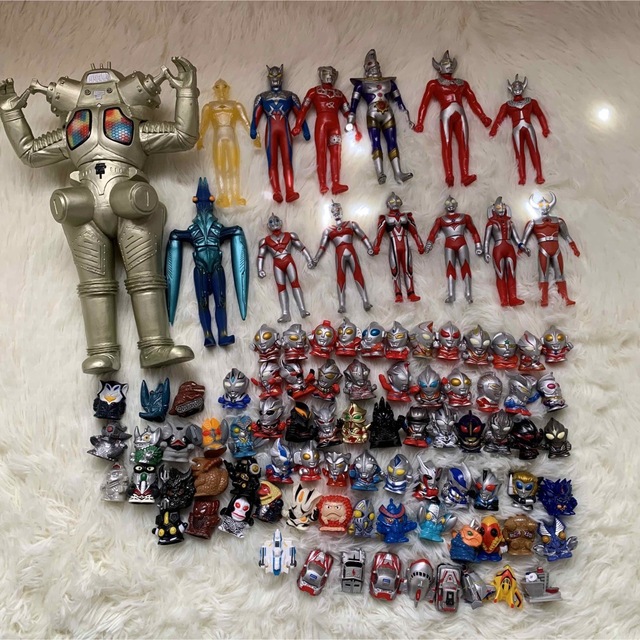 BANDAI ウルトラマン  指人形　キングジョー バルタン星人等　約90点