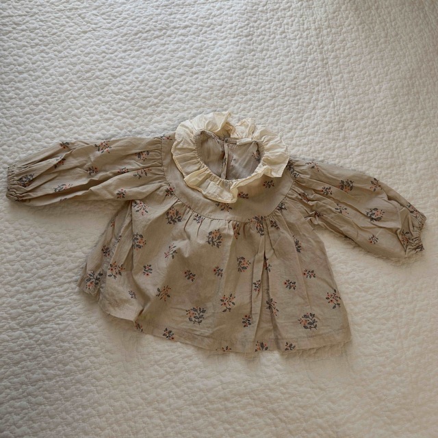 monbebe 花柄 ブラウス S キッズ/ベビー/マタニティのベビー服(~85cm)(シャツ/カットソー)の商品写真