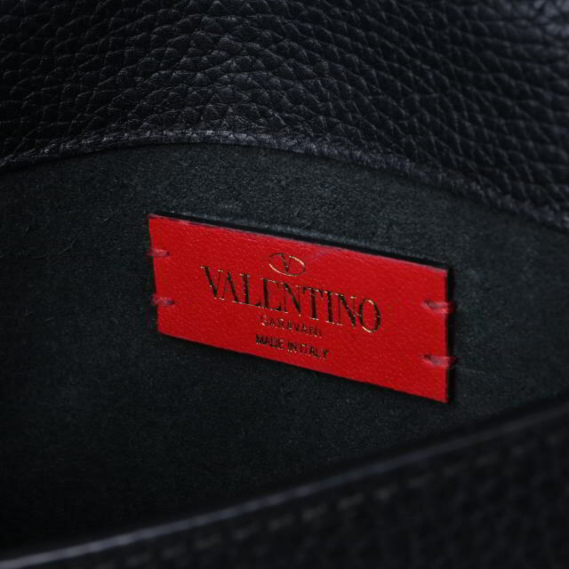 VALENTINO(ヴァレンティノ)のVALENTINO ロックスタッズ グレインカーフスキン ショルダー バッグ レディースのバッグ(ショルダーバッグ)の商品写真