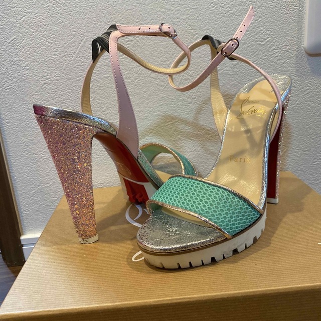 Christian Louboutin(クリスチャンルブタン)のルブタン　サンダル レディースの靴/シューズ(サンダル)の商品写真