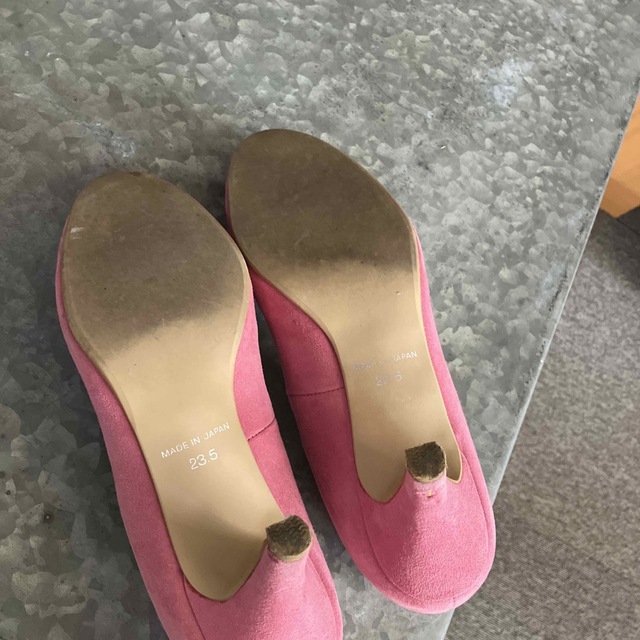 Marie femme(マリーファム)のマリーファム　ピンク　スウェード　パンプス　靴 レディースの靴/シューズ(ハイヒール/パンプス)の商品写真
