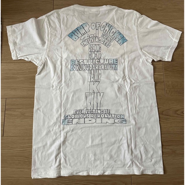 BUMP OF CHICKEN(バンプオブチキン)のTHE LIVING DEAD TEE / BUMP OF CHICKEN エンタメ/ホビーのタレントグッズ(ミュージシャン)の商品写真