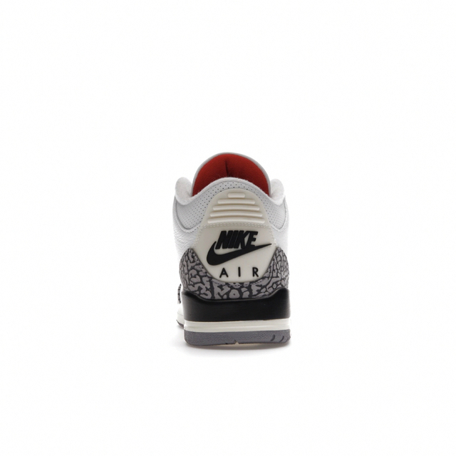 Jordan Brand（NIKE）(ジョーダン)のNike Air Jordan 3 Retro White Cement メンズの靴/シューズ(スニーカー)の商品写真