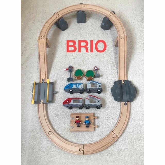 BRIO ブリオ　トラベルトレインと車掌さん　木製レールセット