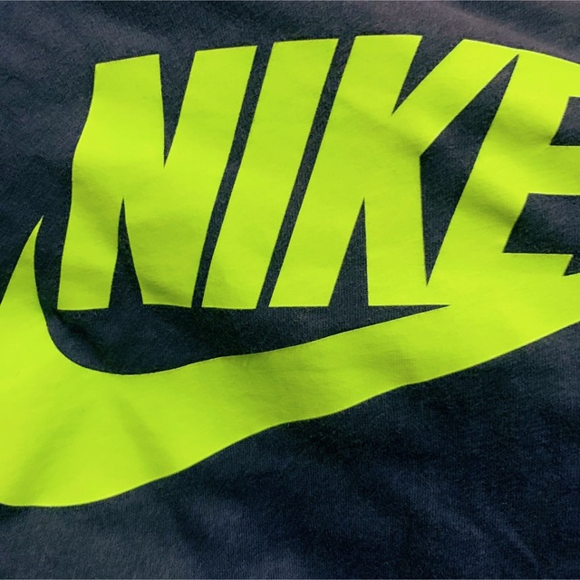 NIKE ナイキ　Tシャツ　ネイビー レディースのトップス(Tシャツ(半袖/袖なし))の商品写真