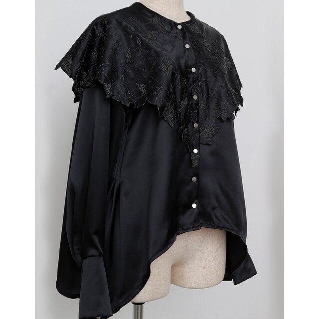 なし生地の厚さriu Flower scallop cape blouse 黒