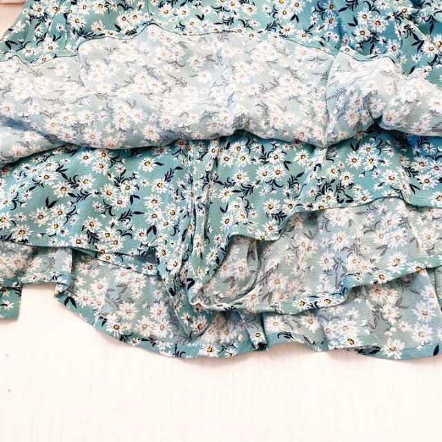 ZARA(ザラ)の美品 パンツ スカート ミニ丈 ZARA 花柄 おしゃれ 可愛い ミントグリーン レディースのスカート(ミニスカート)の商品写真