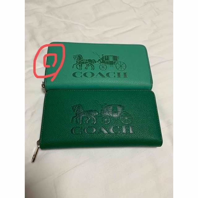 COACH(コーチ)のホワイトグリーン5889  コーチ　長財布　コーチ馬車 レディースのファッション小物(財布)の商品写真