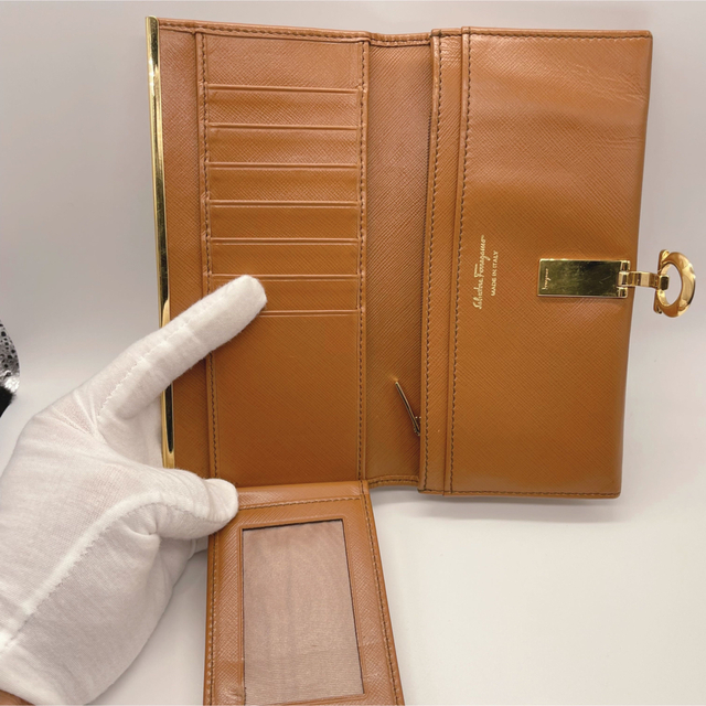 Salvatore Ferragamo】サルヴァトーレフェラガモ長財布 金具 - 財布