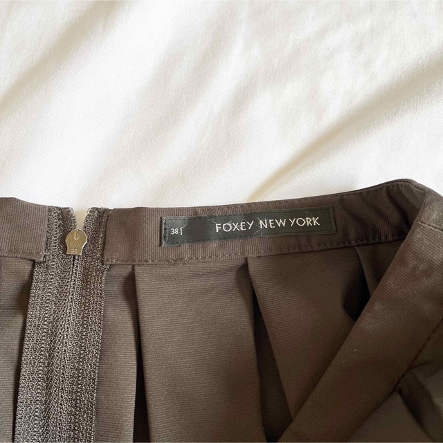 FOXEY(フォクシー)のフォクシーニューヨーク　はしごレーススカート　ストレッチグログラン　FOXEY レディースのスカート(ひざ丈スカート)の商品写真
