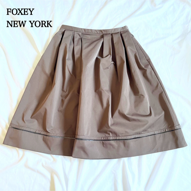 FOXEY(フォクシー)のフォクシーニューヨーク　はしごレーススカート　ストレッチグログラン　FOXEY レディースのスカート(ひざ丈スカート)の商品写真