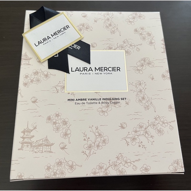 laura mercier(ローラメルシエ)のLAURA MERCIER プティ コレクシオン アンバーバニラ コスメ/美容のボディケア(ボディクリーム)の商品写真