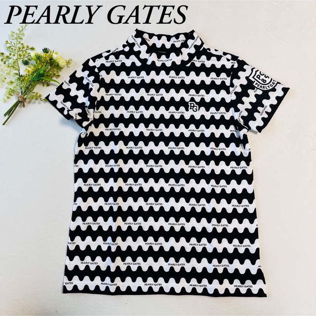 PEARLY GATES(パーリーゲイツ)のPEARLY GATES パーリーゲイツ   PGロゴ入り総柄半袖Tシャツ　新品 レディースのトップス(Tシャツ(半袖/袖なし))の商品写真