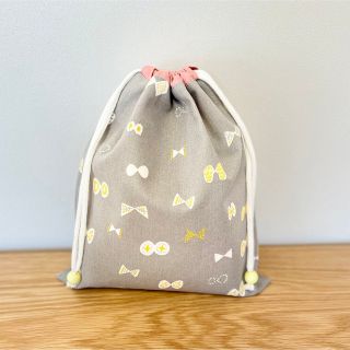 巾着袋M(縦 30cm×横 26cm)☆北欧リボン グレー(外出用品)