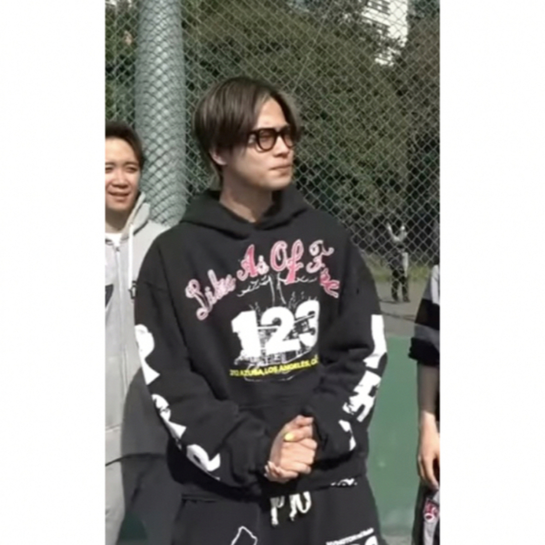 コムドットやまと着 RRR123 AZUSA STREET HOODIE - トップス コムドットやまと着 RRR123 AZUSA STREET HOODIE - トップス